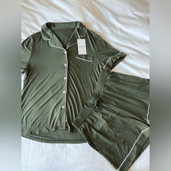 Cozy Earth Other - Cozy Earth short sleeve shirt top and shorts bamboo pajama set small olive green